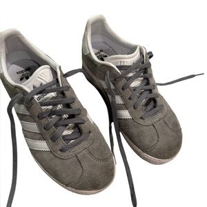 Adidas Gazelle Kids grey and White Sneakers